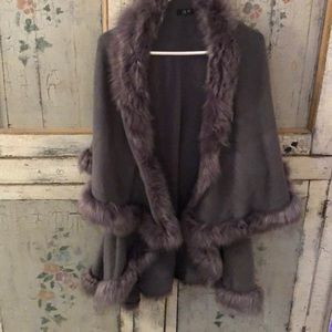 Elegant Gray Fur-Trimmed Cape